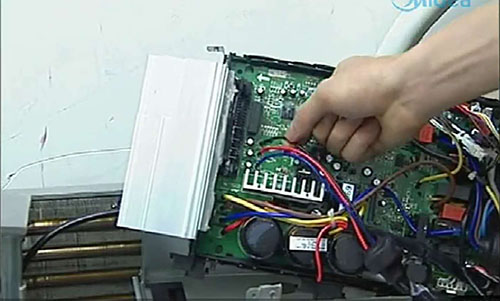 库尔勒美的空调电话是多少